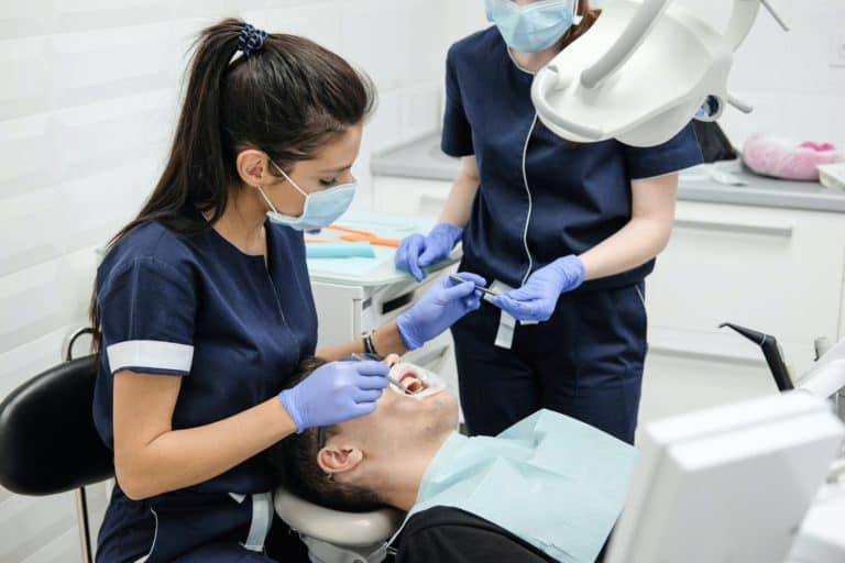 jobs near me for dental assistant paid training